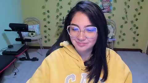 Snapshot of littleprety6969 chatting on 06.27.26 Mia Wednesday to Sunday 730 am to 1030 am Colombian Hour D online show from 06.27.26