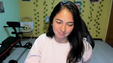 Snapshot of littleprety6969 chatting on 07.20.26 Mia Wednesday to Sunday 730 am to 1030 am Colombian Hour D online show from 07.20.26