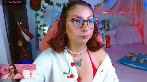 Snapshot of littlerouse_ chatting on 07.04.26 Ruby Rouse online show from 07.04.26
