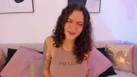 Snapshot of littlesoffi_gh chatting on 02.19.25    online show from 02.19.25