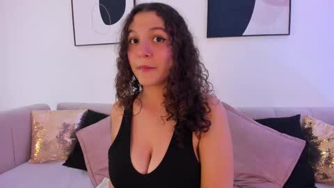 Snapshot of littlesoffi_gh chatting on 02.22.25    online show from 02.22.25