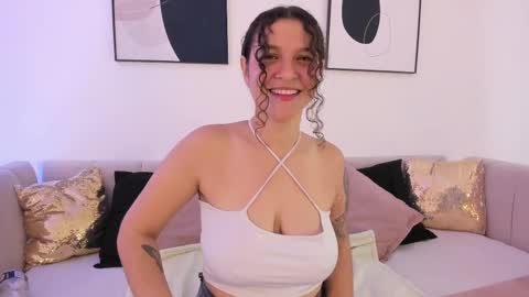 Snapshot of littlesoffi_gh chatting on 03.01.25    online show from 03.01.25