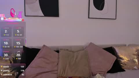 Snapshot of littlesoffi_gh chatting on 03.08.25    online show from 03.08.25