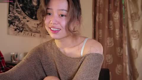 Snapshot of littlesora chatting on 05.29.26 Ayumi or Yumi online show from 05.29.26