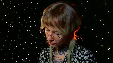 Niki  free tg channel with some photos gifs and info about streams  online show from 12.22.24