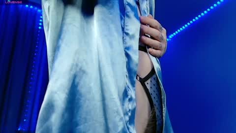 Niki  free tg channel with some photos gifs and info about streams  online show from 01.07.25