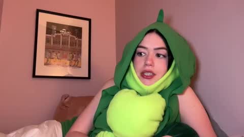 Snapshot of littlesugarpea chatting on 01.09.25 Little Sugar Pea  online show from 01.09.25