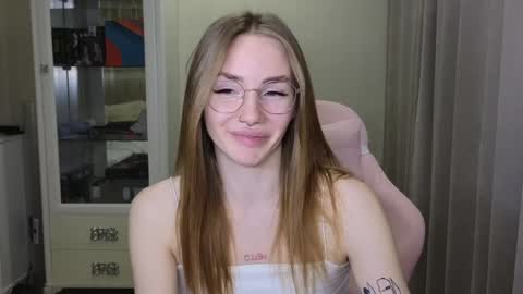 Snapshot of littlevildevil chatting on 12.05.24 Eliana online show from 12.05.24