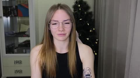 Snapshot of littlevildevil chatting on 12.12.24 Eliana online show from 12.12.24