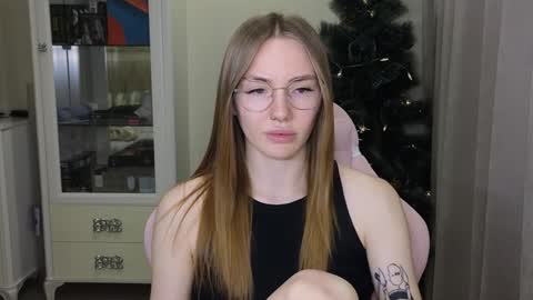 Snapshot of littlevildevil chatting on 12.17.24 Eliana online show from 12.17.24