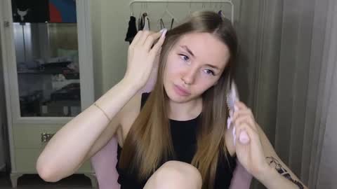 Snapshot of littlevildevil chatting on 01.18.25 Eliana online show from 01.18.25