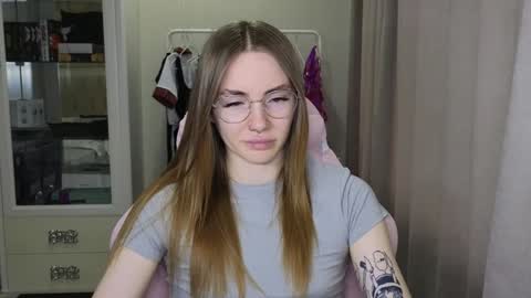 Snapshot of littlevildevil chatting on 01.27.25 Eliana online show from 01.27.25