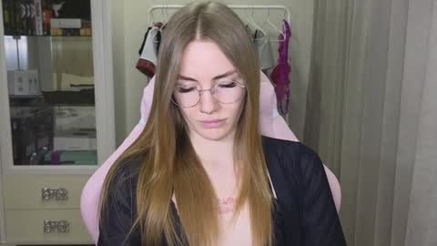 Snapshot of littlevildevil chatting on 01.29.25 Eliana online show from 01.29.25