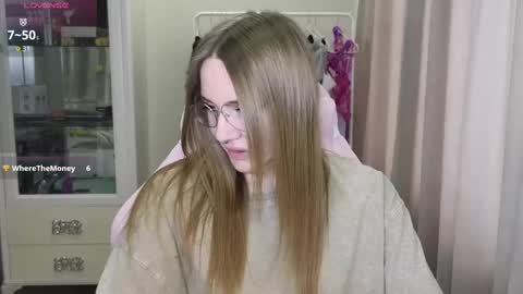 Snapshot of littlevildevil chatting on 02.22.25 Eliana online show from 02.22.25