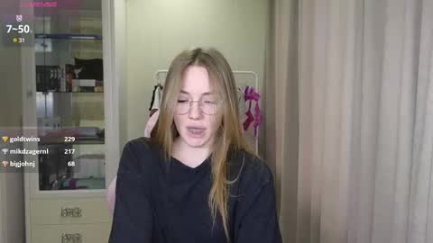 Snapshot of littlevildevil chatting on 03.02.25 Eliana online show from 03.02.25