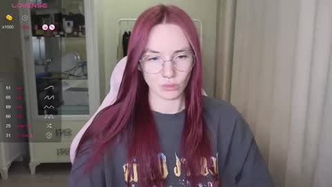 Snapshot of littlevildevil chatting on 09.17.25 Eliana online show from 09.17.25