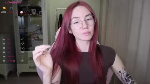 Snapshot of littlevildevil chatting on 09.28.25 Eliana online show from 09.28.25