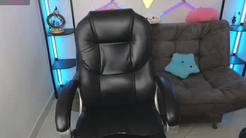 littlevixen18 online show from 12.20.24