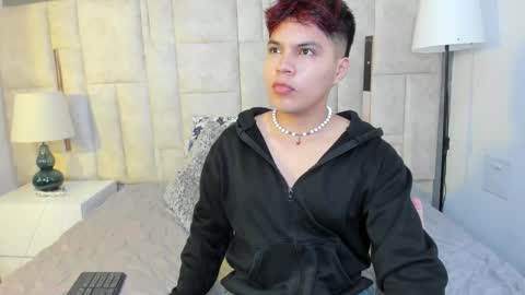 Snapshot of littlezanee chatting on 12.03.25 ZANE online show from 12.03.25