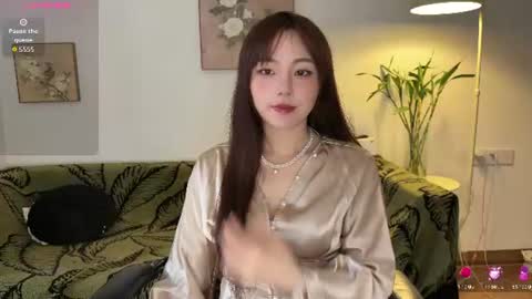 Snapshot of liunana chatting on 07.19.26 nana online show from 07.19.26
