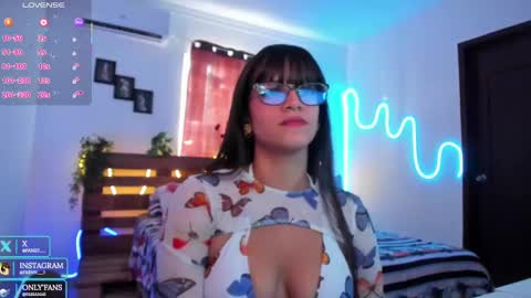 Snapshot of livfabi_ chatting on 10.01.25 Livfabi  online show from 10.01.25