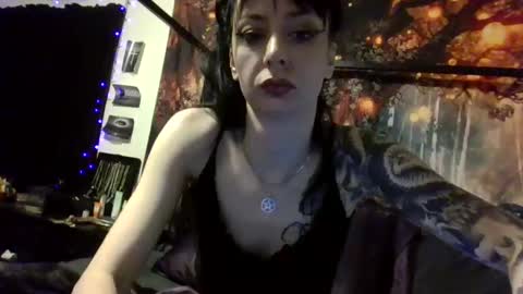 Liv Mirage online show from 02.05.25