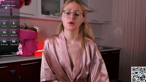 Snapshot of livyybosom chatting on 02.01.25 My name is Livy Nice to meet you Thumbs up please its important online show from 02.01.25