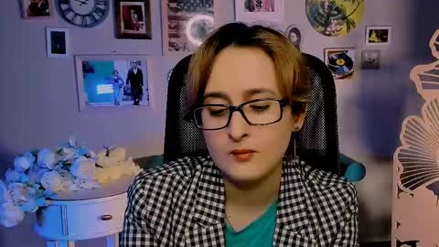 Snapshot of lixeluna chatting on 05.25.26 LixeLuna online show from 05.25.26