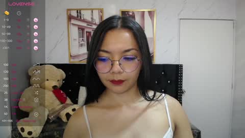 Snapshot of liz25_b chatting on 01.21.25 Liz online show from 01.21.25