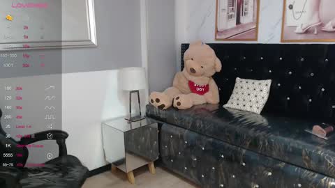 Snapshot of liz25_b chatting on 02.11.25 Liz online show from 02.11.25