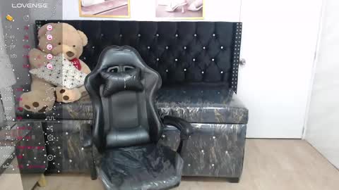 Snapshot of liz25_b chatting on 03.01.25 Liz online show from 03.01.25