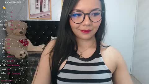 Snapshot of liz25_b chatting on 03.11.25 Liz online show from 03.11.25