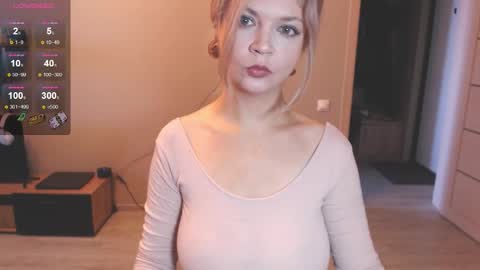 Snapshot of liza_wet chatting on 10.17.25 Liza Wet online show from 10.17.25