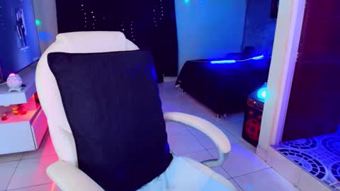 Liza Goth online show from 01.26.25