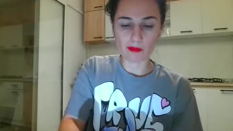 Snapshot of lizalish chatting on 01.08.25 Liza online show from 01.08.25