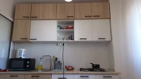 Snapshot of lizalish chatting on 02.10.25 Liza online show from 02.10.25