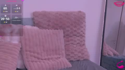 Snapshot of lizasunshine__ chatting on 04.28.26 lizasunshine__ online show from 04.28.26
