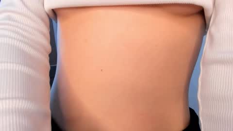 Snapshot of lizbethburks chatting on 03.08.25 Liza online show from 03.08.25