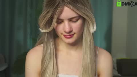 Snapshot of lizbethcoll chatting on 02.12.25 Sunnheart online show from 02.12.25