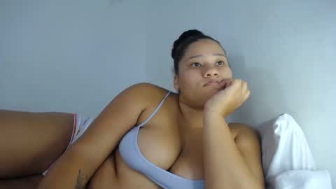Snapshot of lize_lisha chatting on 10.10.25 lizze online show from 10.10.25