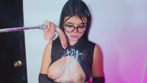 Snapshot of lizz_tender chatting on 02.17.25 Lizz online show from 02.17.25