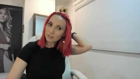 Snapshot of lizzdoux chatting on 09.26.25 lizzdoux online show from 09.26.25