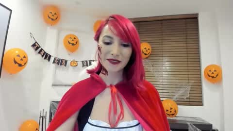 Snapshot of lizzdoux chatting on 11.01.25 lizzdoux online show from 11.01.25