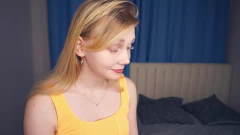 Snapshot of lizzetteavent chatting on 11.22.25 Megan online show from 11.22.25