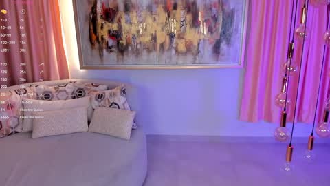 Snapshot of lizzhamilton_ chatting on 12.30.24 Lizzi online show from 12.30.24