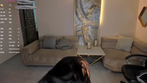 Snapshot of lizzhamilton_ chatting on 02.04.25 Lizzi online show from 02.04.25