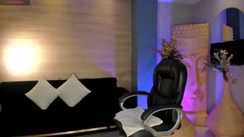 Snapshot of lizzhamilton_ chatting on 09.22.25 Lizzi online show from 09.22.25