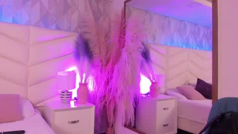 LIZZI online show from 04.20.26