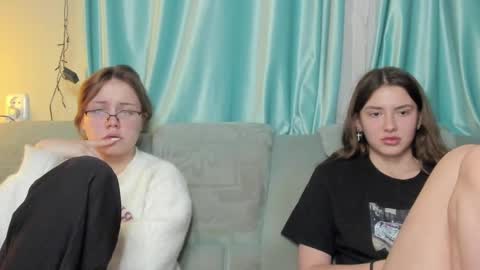 lizzi_muur online show from 01.03.25