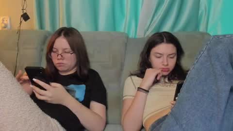 lizzi_muur online show from 01.28.25